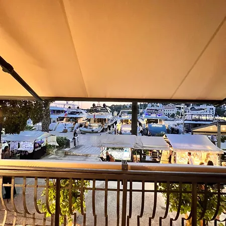 Riva Yacht Apartamento Hvar Town